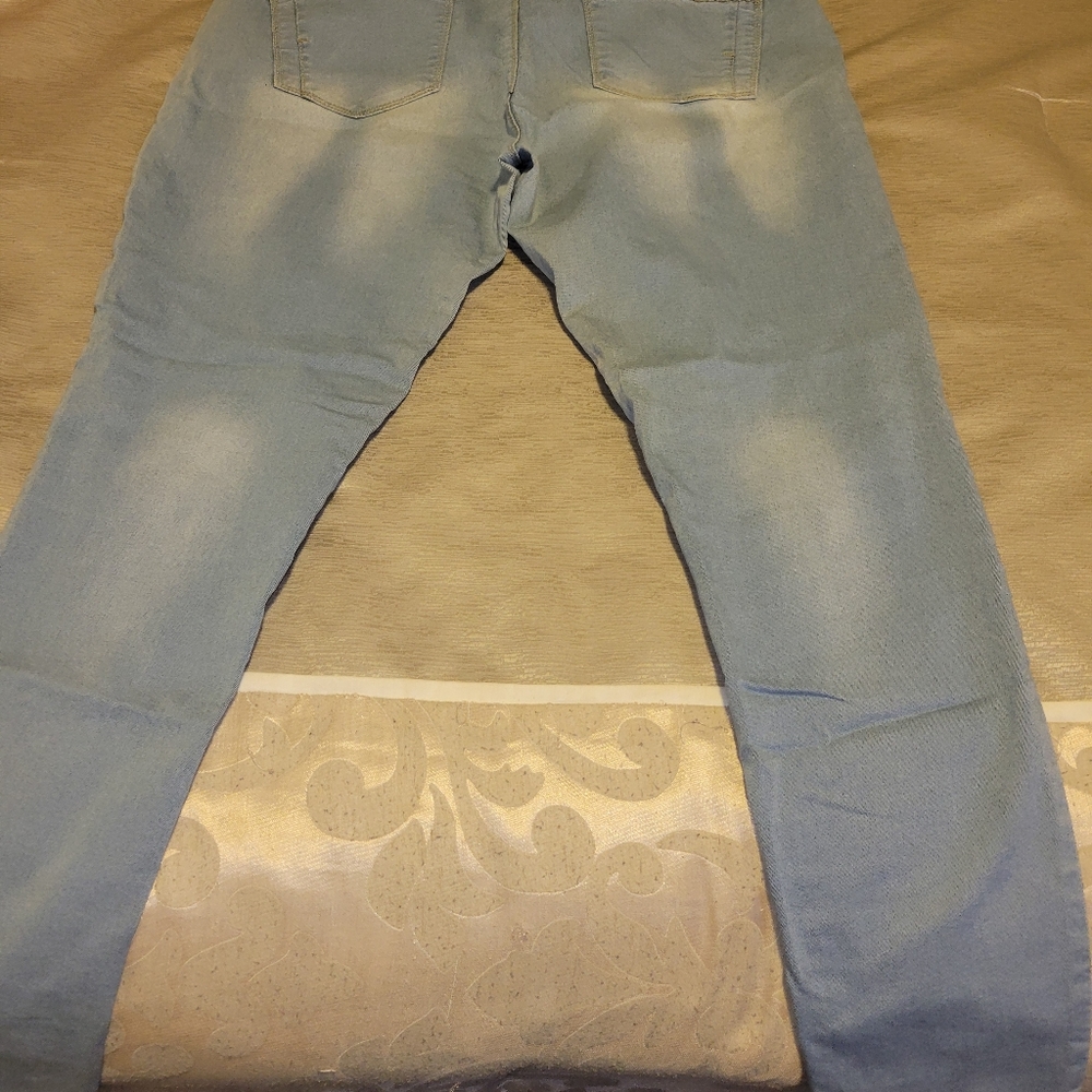 MUST GO!!! Plus size jeans